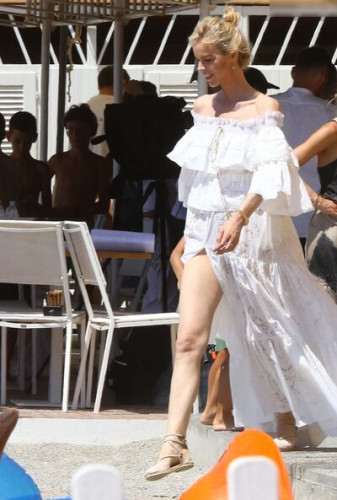 Evaherzigova on picsofsex.com