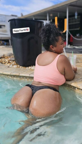 Chilombiana369 on picsofsex.com