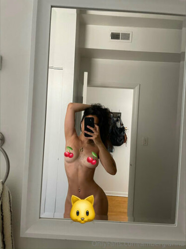 Ambergianna on picsofsex.com