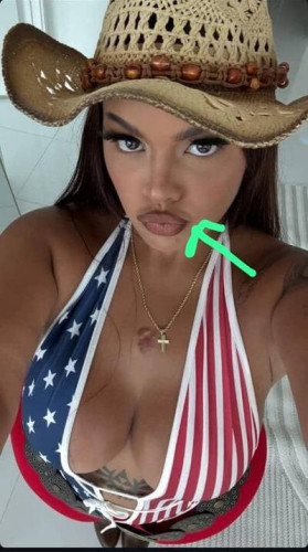 Graciebon1 on picsofsex.com