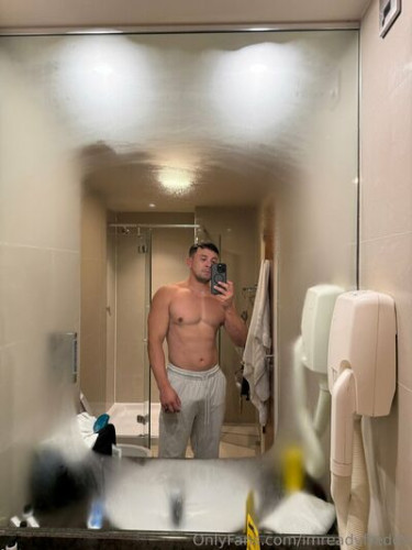 Imreadyfreddy on picsofsex.com