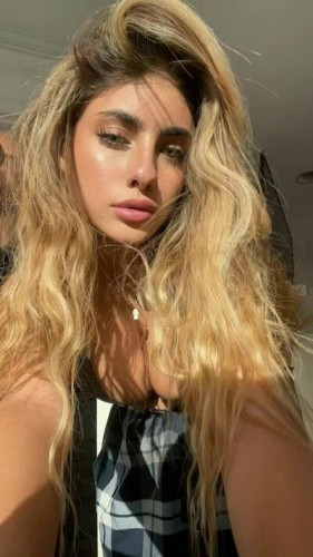 Chloelsimon on picsofsex.com
