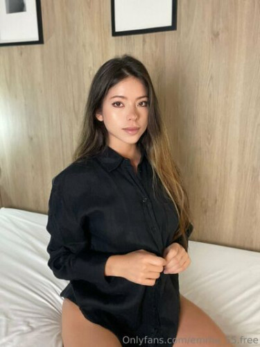 Emmafreexx on picsofsex.com
