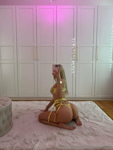 Juicynicole26 on picsofsex.com