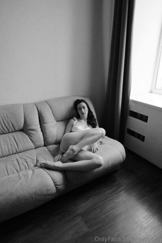 Moniree on picsofsex.com