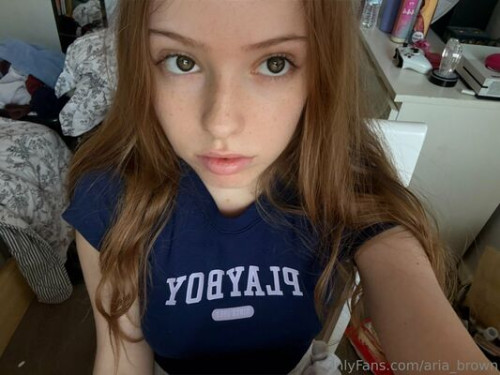 Little.miss.aria on picsofsex.com