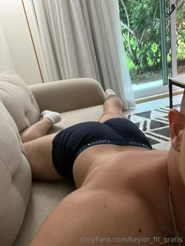 Keylor_fit_gratis on picsofsex.com