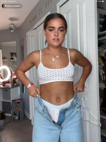 Giuliagamato on picsofsex.com